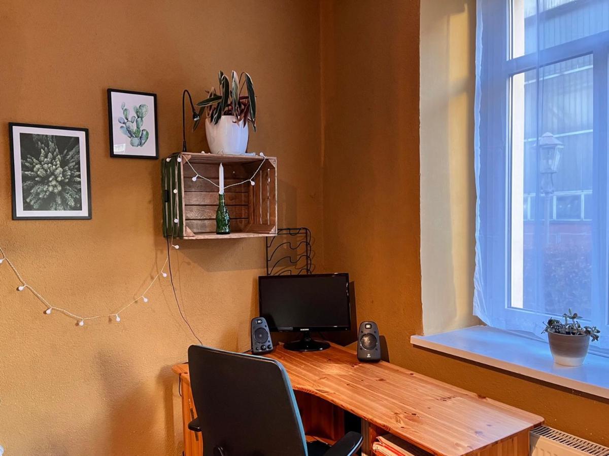 Gemutliche Oase - Tv, Beamer, Kuche Fur 4 Personen Apartamento Dresde Exterior foto