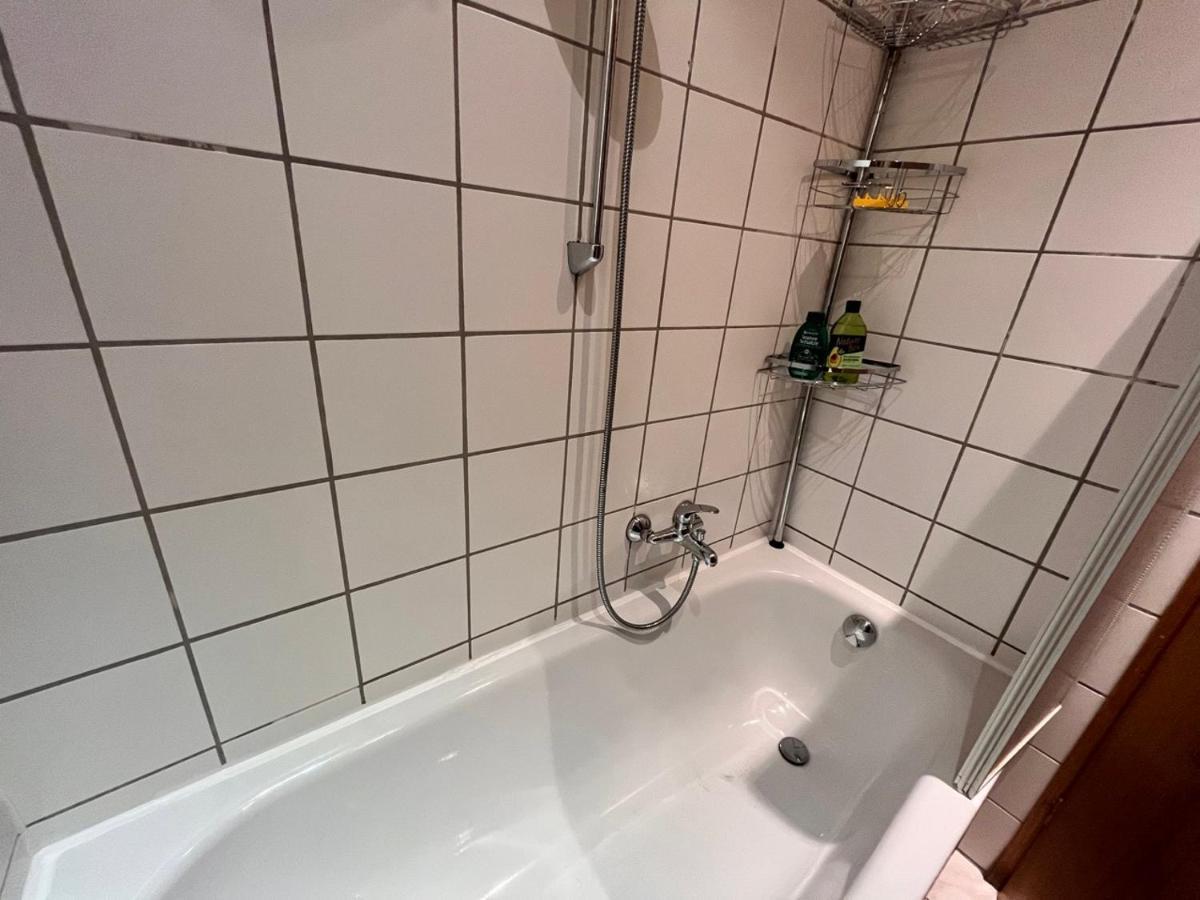 Gemutliche Oase - Tv, Beamer, Kuche Fur 4 Personen Apartamento Dresde Exterior foto